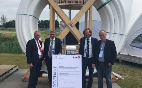 From left to right: Prof. Ad van Wijk (Professor Future Energy Systems at TU Delft), Eertwijn van den Dool (Groningen Seaports), Robert-Jan Berg (SoluForce), Herbert Colmer (Groningen Seaports)